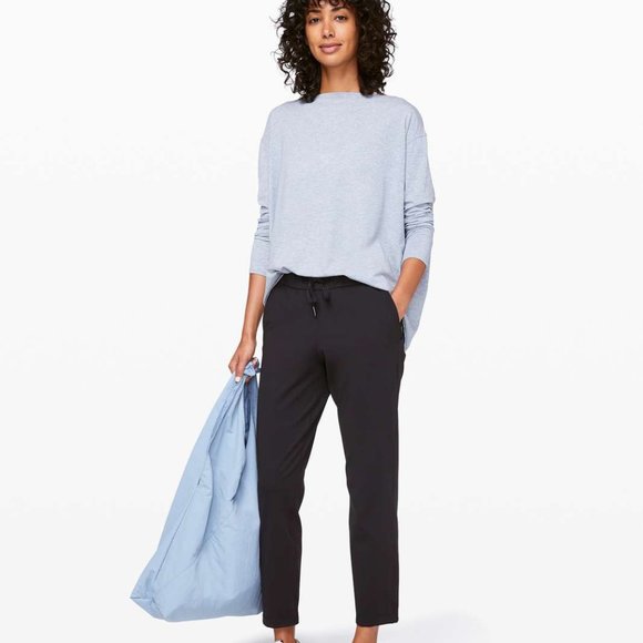 lululemon athletica Pants - Lululemon On the Fly 7/8 Woven Black Pant Size 8 NEW